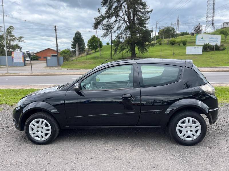 FORD - KA - 2012/2013 - Preta - R$ 24.900,00