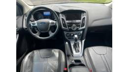 FORD - FOCUS - 2013/2014 - Branca - R$ 58.900,00