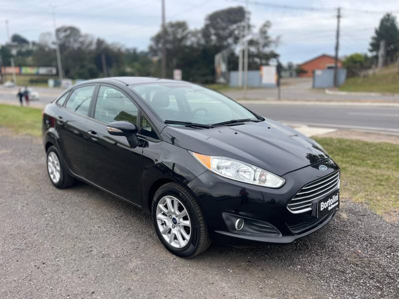 FORD - FIESTA - 2014/2014 - Preta - R$ 42.900,00