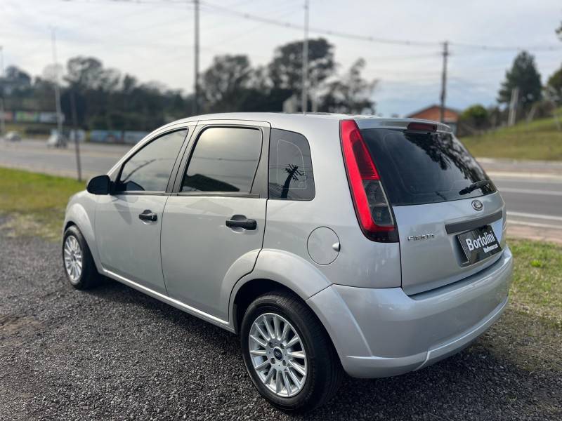 FORD - FIESTA - 2011/2011 - Prata - R$ 26.900,00
