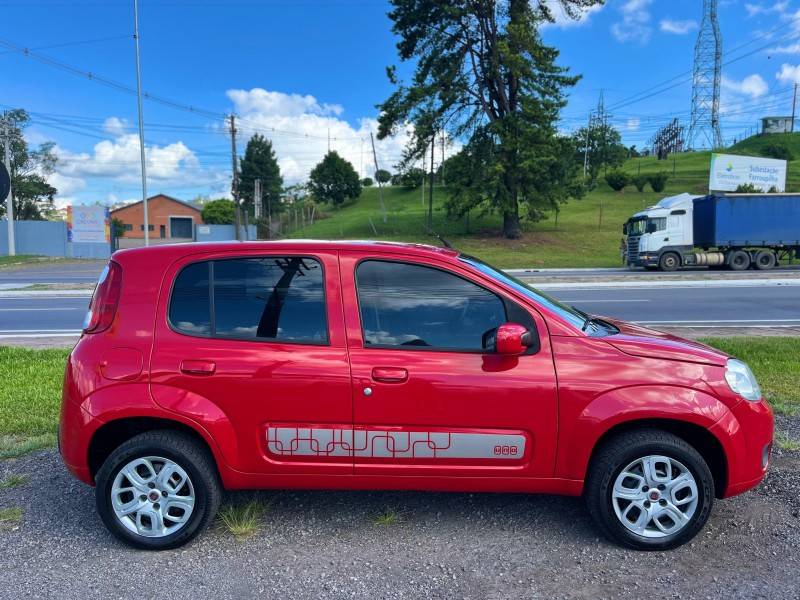 FIAT - UNO - 2011/2012 - Vermelha - R$ 31.000,00