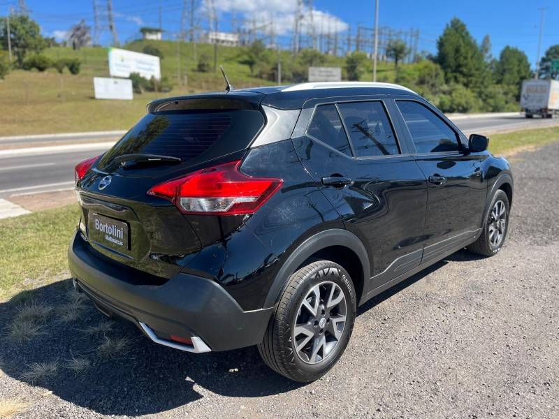 NISSAN - KICKS - 2018/2019 - Preta - R$ 80.000,00
