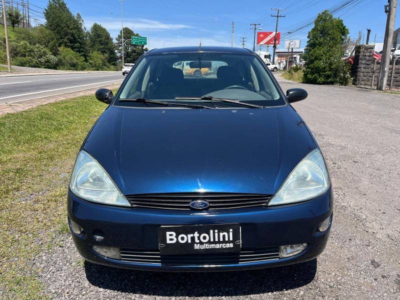 FORD - FOCUS - 2001/2001 - Azul - R$ 18.000,00