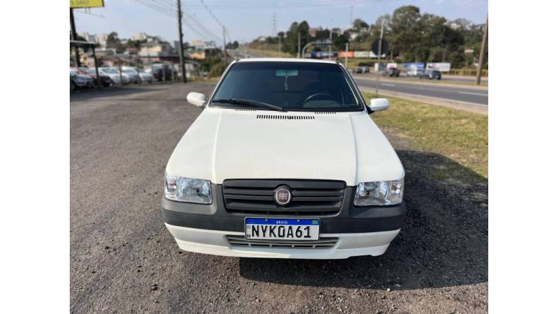 FIAT - UNO - 2010/2011 - Branca - R$ 21.000,00