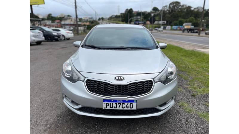 KIA MOTORS - CERATO - 2014/2015 - Prata - R$ 66.900,00