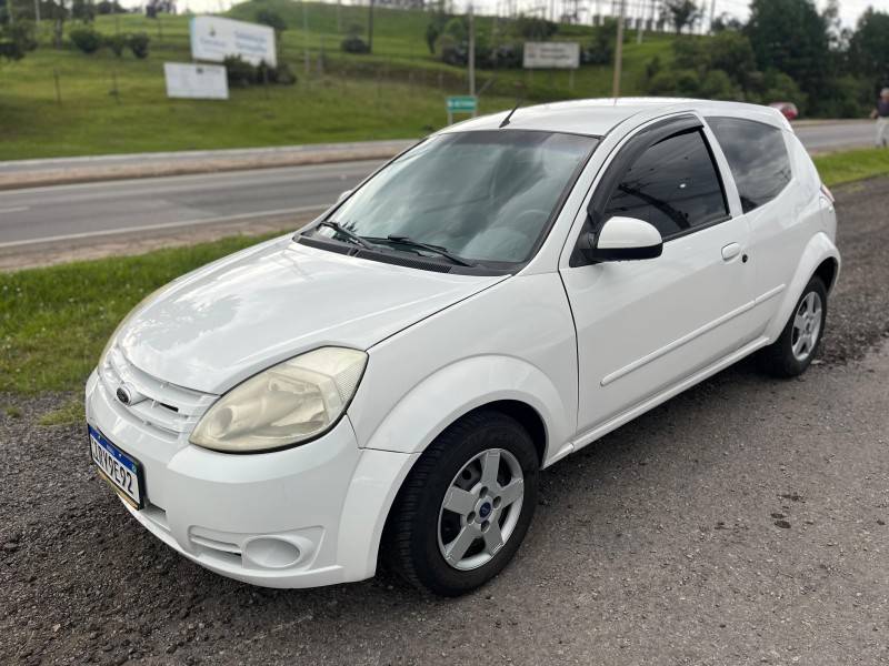 FORD - KA - 2011/2011 - Branca - R$ 21.900,00