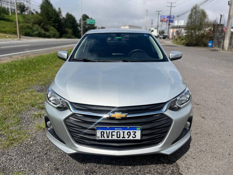 CHEVROLET - ONIX - 2022/2023 - Prata - R$ 82.900,00