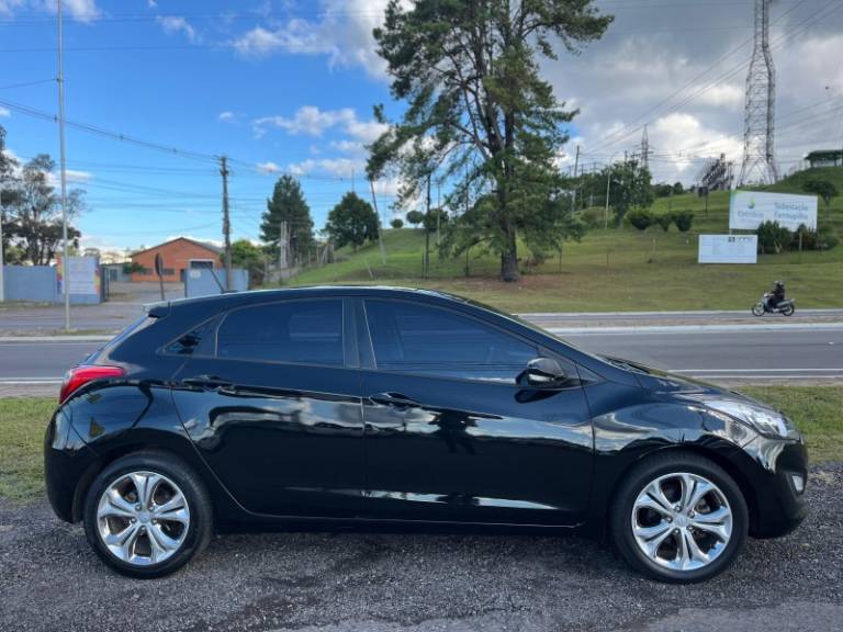 HYUNDAI - I30 - 2012/2013 - Preta - R$ 56.900,00