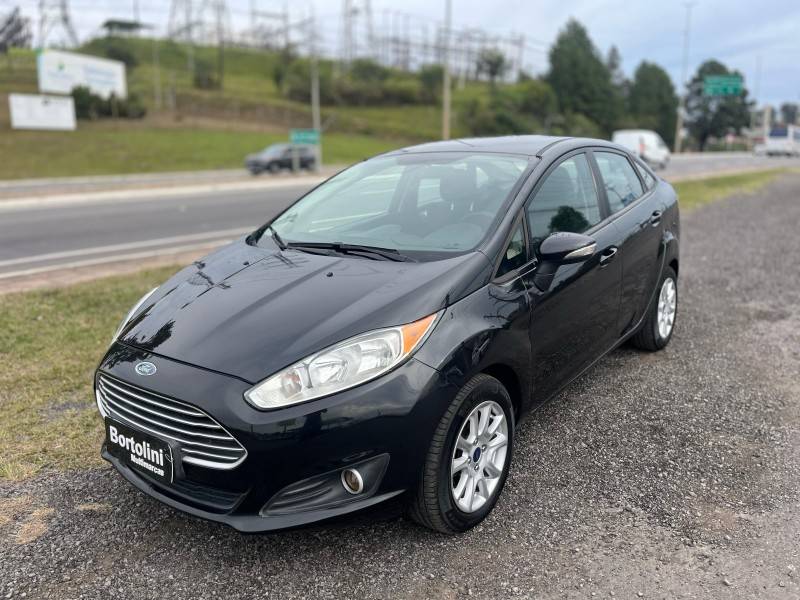 FORD - FIESTA - 2014/2014 - Preta - R$ 42.900,00