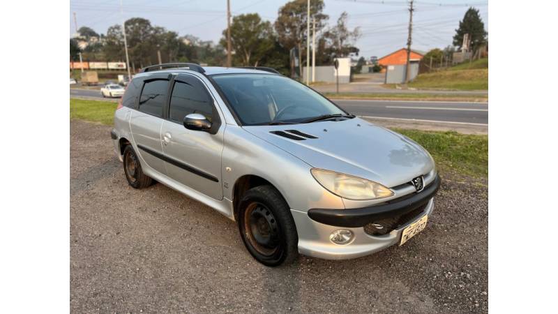 PEUGEOT - 206 - 2008/2008 - Prata - R$ 16.000,00