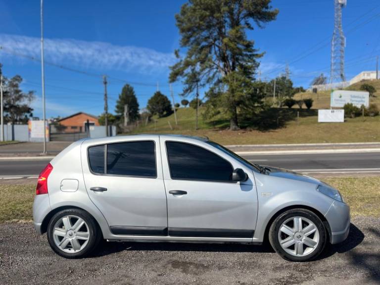 RENAULT - SANDERO - 2010/2011 - Prata - R$ 30.900,00