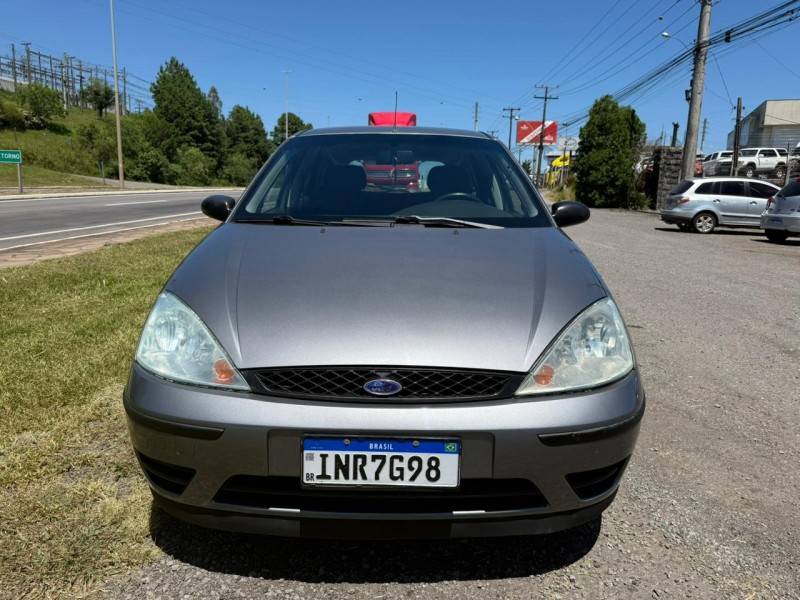 FORD - FOCUS - 2007/2007 - Cinza - R$ 25.900,00
