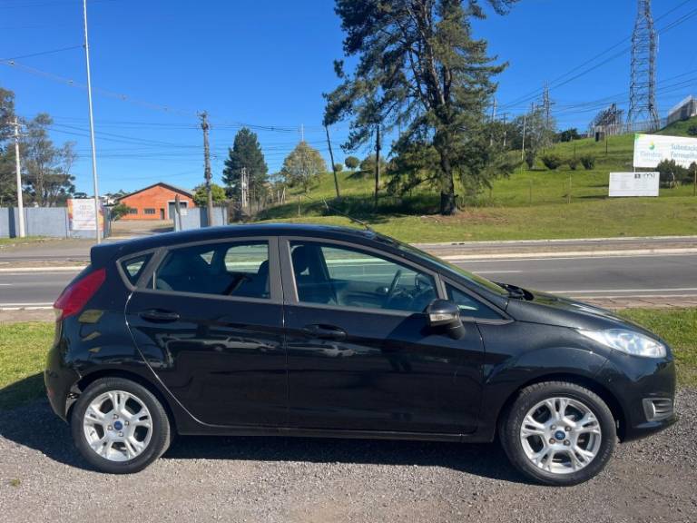 FORD - FIESTA - 2013/2014 - Preta - Sob Consulta