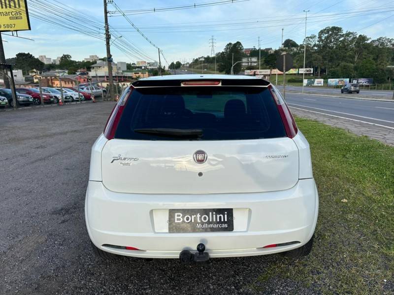 FIAT - PUNTO - 2011/2012 - Branca - R$ 35.900,00