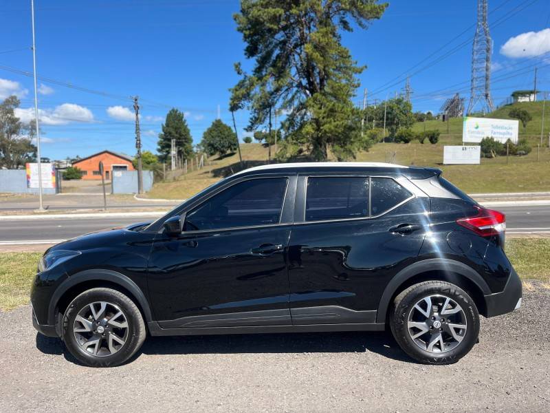 NISSAN - KICKS - 2018/2019 - Preta - R$ 80.000,00