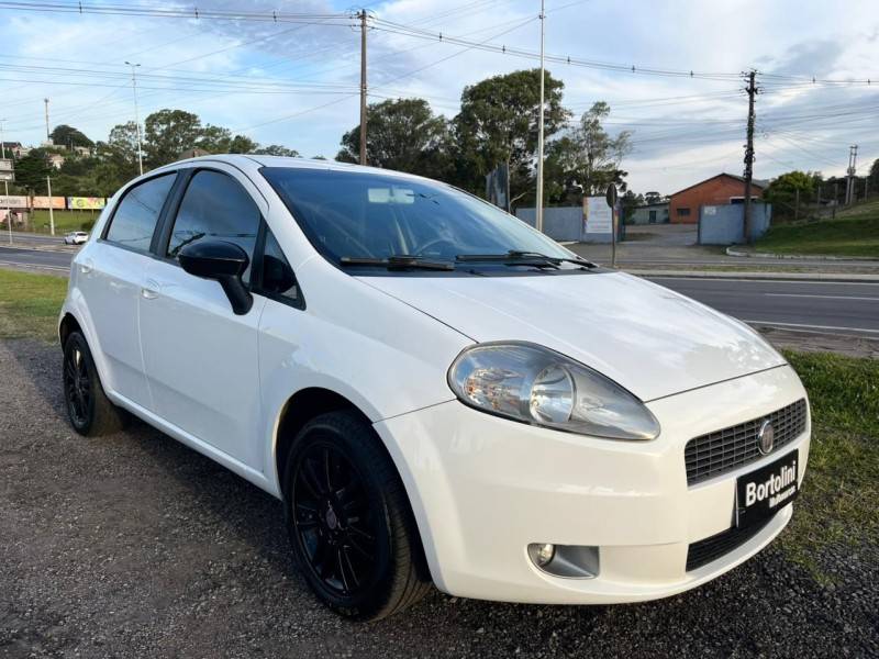 FIAT - PUNTO - 2011/2012 - Branca - R$ 35.900,00