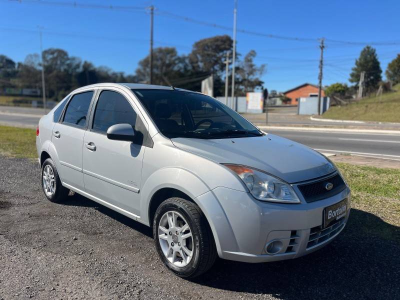 FORD - FIESTA - 2009/2009 - Prata - R$ 28.900,00