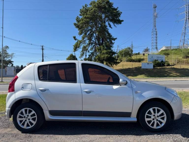 RENAULT - SANDERO - 2009/2009 - Prata - R$ 28.900,00
