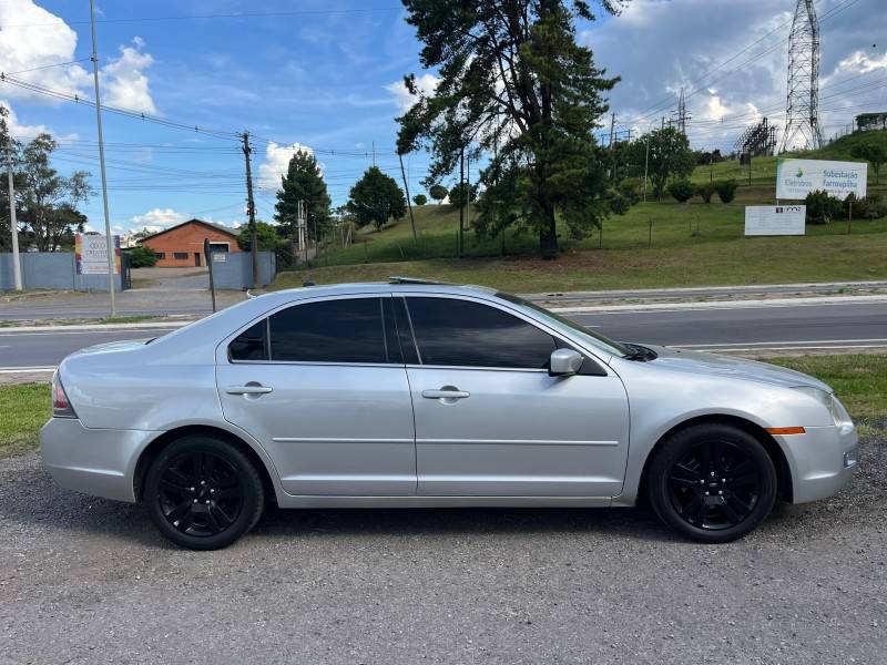 FORD - FUSION - 2008/2009 - Prata - R$ 33.900,00