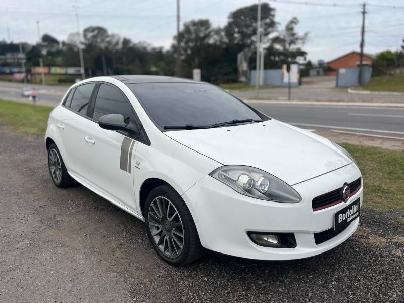 FIAT - BRAVO - 2014/2014 - Branca - R$ 42.900,00