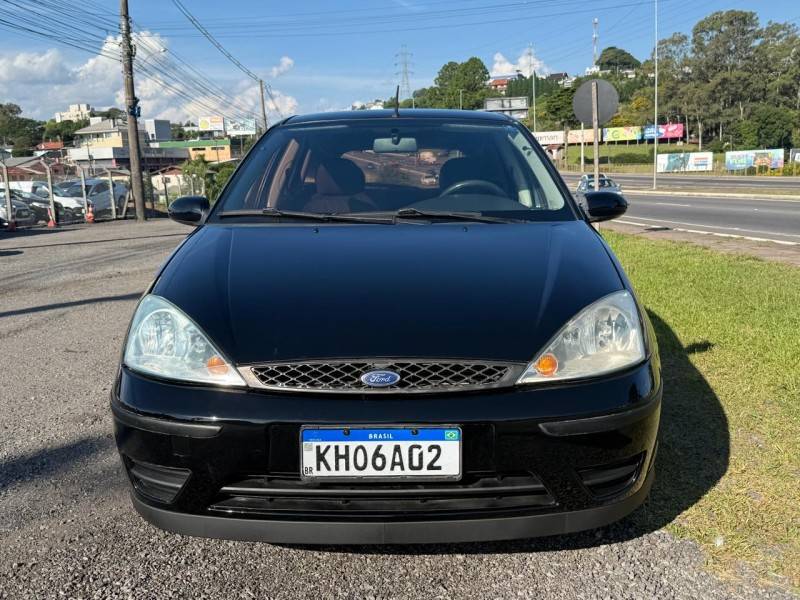 FORD - FOCUS - 2006/2006 - Preta - R$ 21.900,00