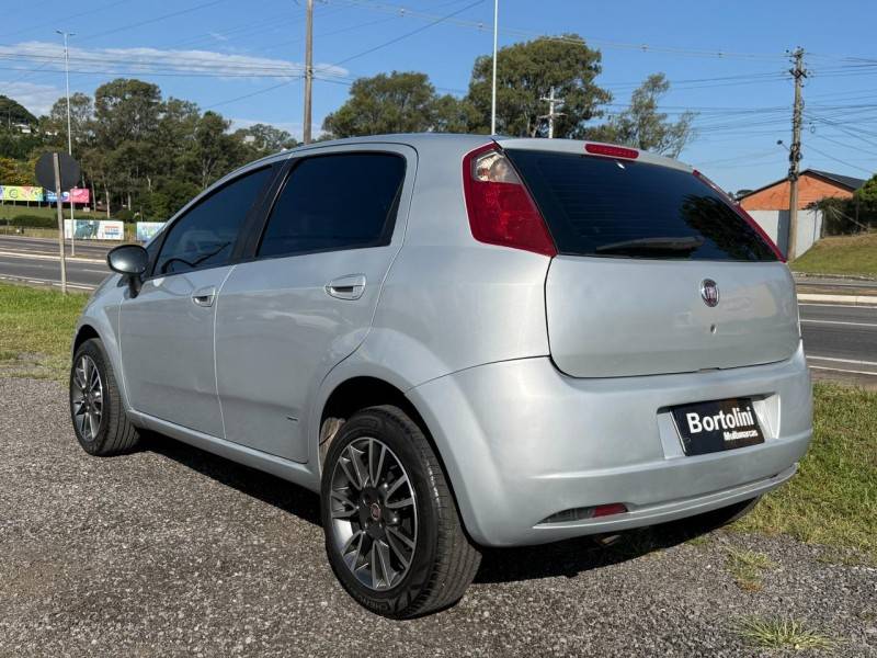 FIAT - PUNTO - 2011/2011 - Prata - R$ 35.900,00