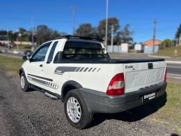 FIAT - STRADA - 2005/2006 - Branca - R$ 27.900,00