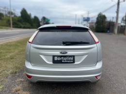 FORD - FOCUS - 2010/2011 - Prata - R$ 39.900,00