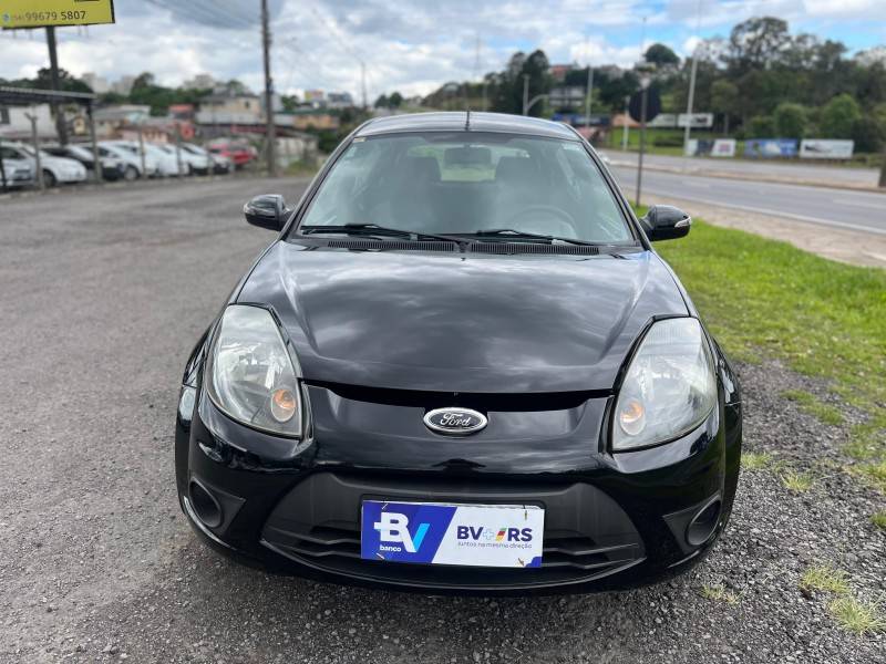 FORD - KA - 2012/2013 - Preta - R$ 24.900,00