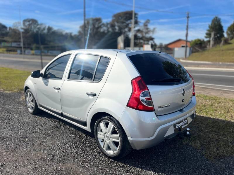 RENAULT - SANDERO - 2010/2011 - Prata - R$ 30.900,00
