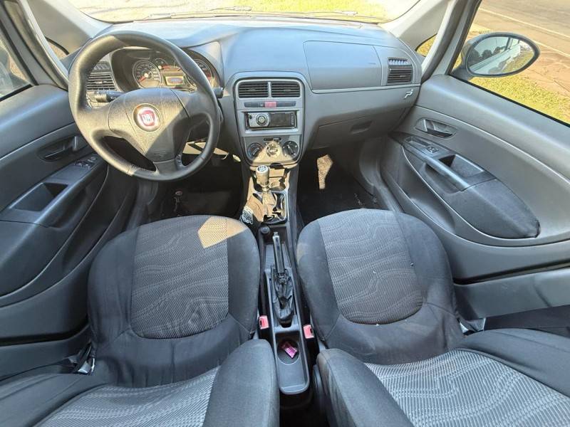 FIAT - PUNTO - 2011/2011 - Prata - R$ 35.900,00