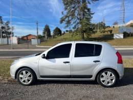RENAULT - SANDERO - 2010/2011 - Prata - R$ 30.900,00
