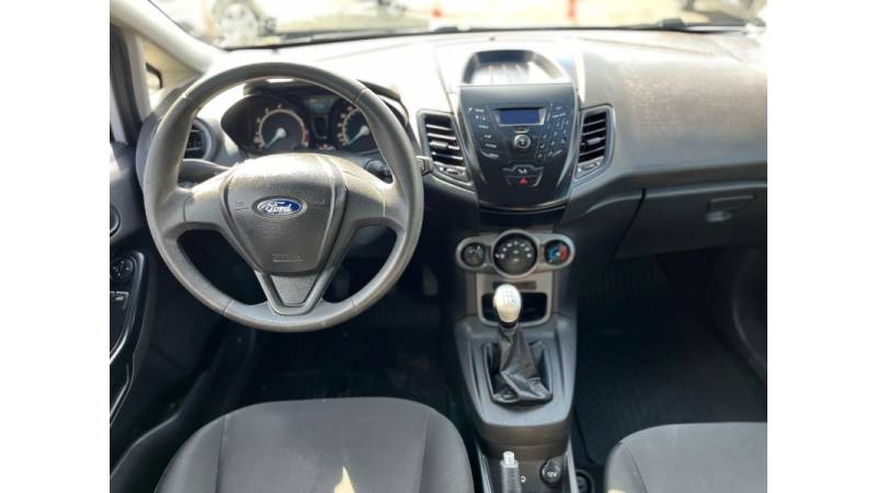 FORD - FIESTA - 2015/2016 - Branca - R$ 46.900,00