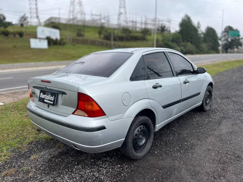 FORD - FOCUS - 2007/2007 - Prata - R$ 22.900,00