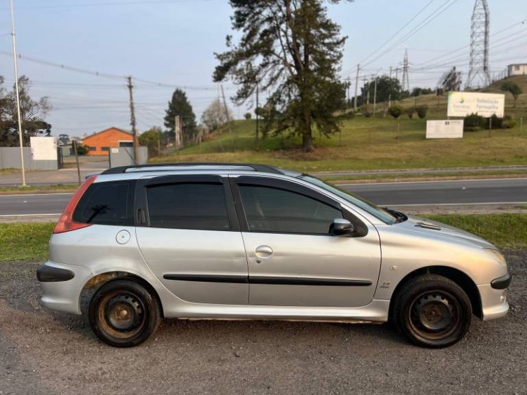 PEUGEOT - 206 - 2008/2008 - Prata - R$ 16.000,00