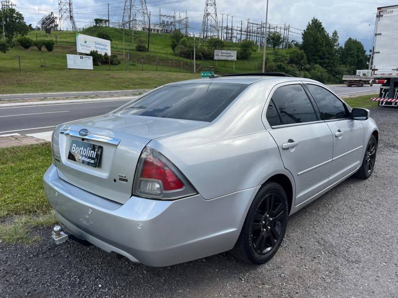 FORD - FUSION - 2008/2009 - Prata - R$ 33.900,00