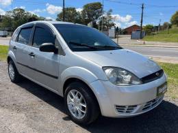FORD - FIESTA - 2004/2005 - Prata - R$ 19.900,00