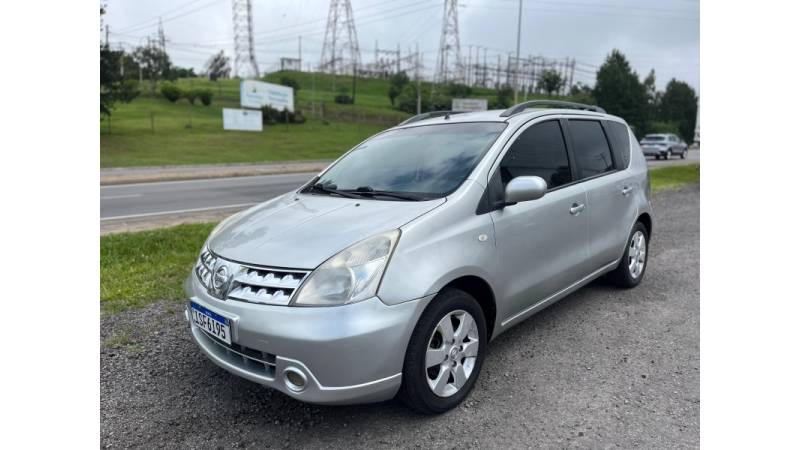 NISSAN - LIVINA - 2011/2012 - Prata - R$ 29.900,00