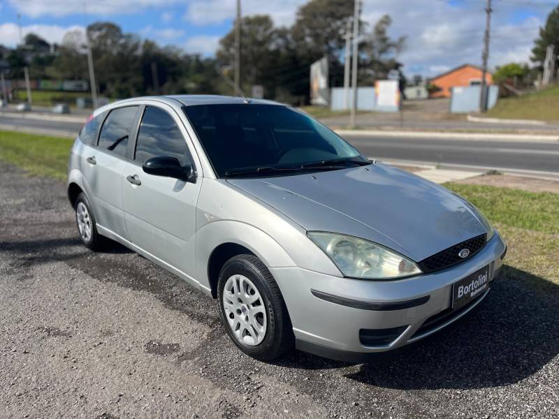 FORD - FOCUS - 2008/2008 - Prata - R$ 25.900,00