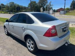 FORD - FOCUS - 2011/2012 - Prata - R$ 41.900,00