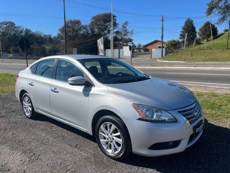 NISSAN - SENTRA - 2013/2014 - Prata - R$ 45.900,00