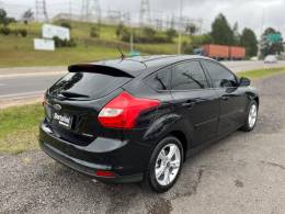 FORD - FOCUS - 2013/2014 - Preta - R$ 49.900,00