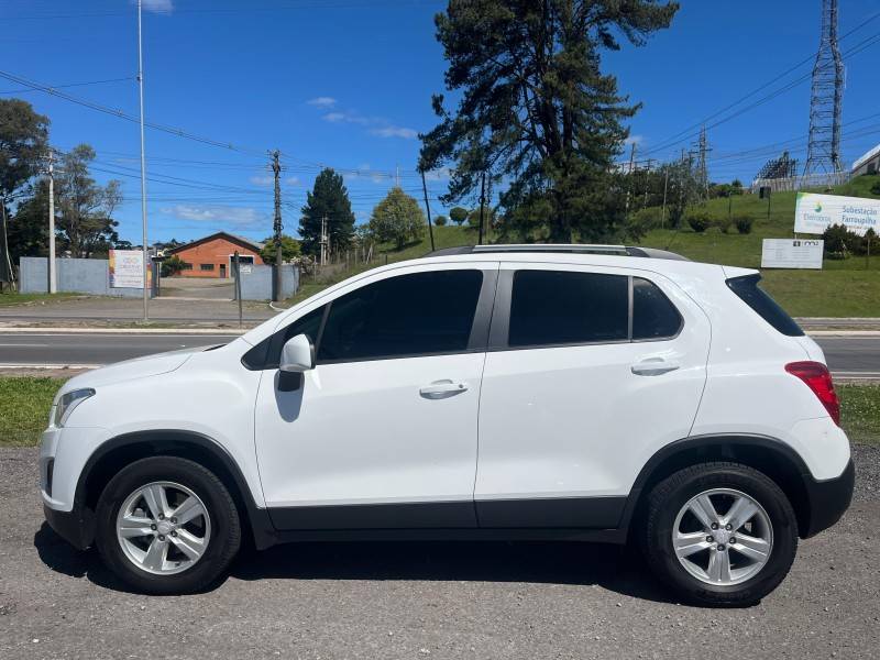 CHEVROLET - TRACKER - 2016/2016 - Branca - R$ 71.900,00