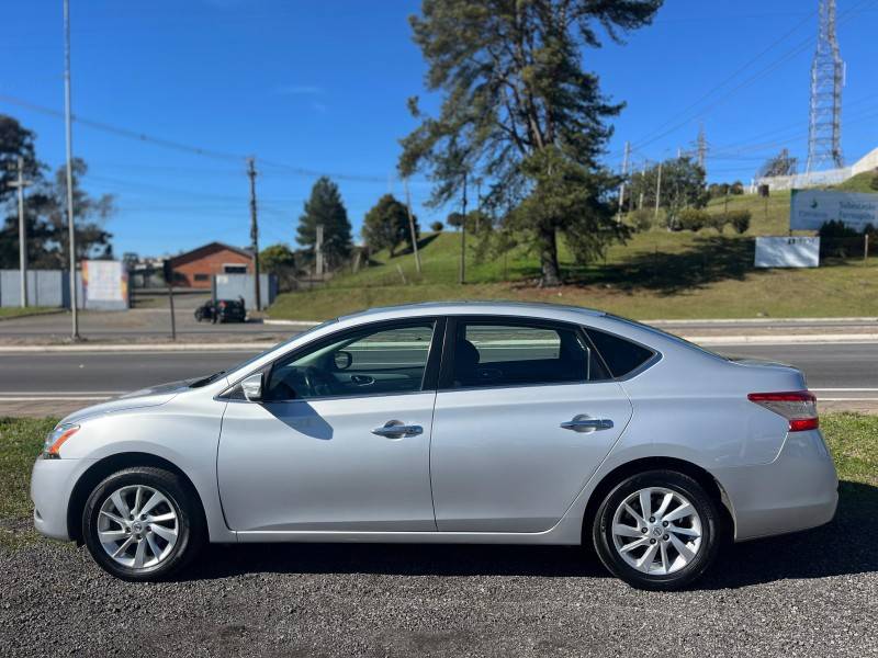 NISSAN - SENTRA - 2013/2014 - Prata - R$ 45.900,00