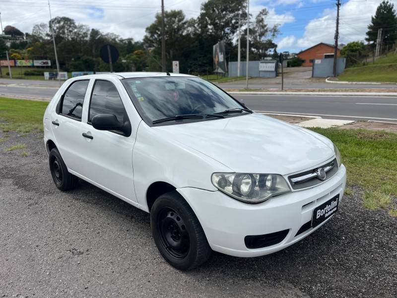 FIAT - PALIO - 2012/2013 - Branca - R$ 27.900,00