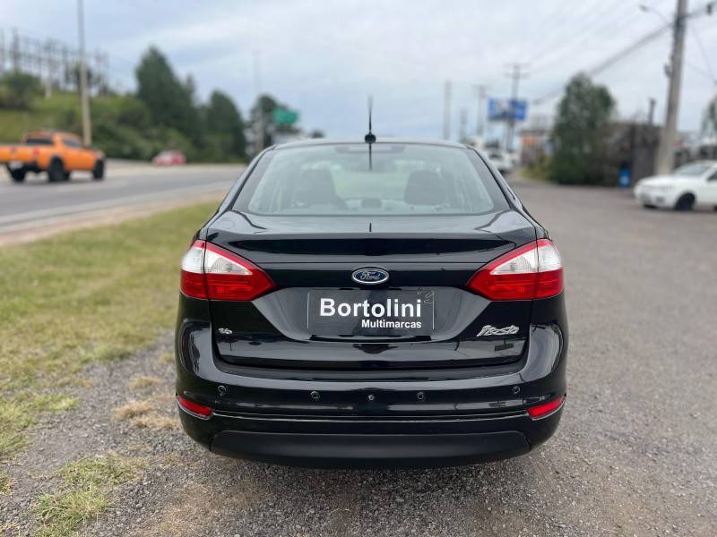 FORD - FIESTA - 2014/2014 - Preta - R$ 42.900,00