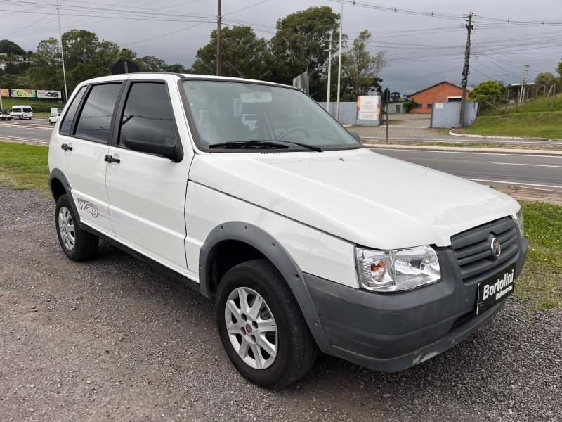 FIAT - UNO - 2011/2011 - Branca - R$ 27.900,00