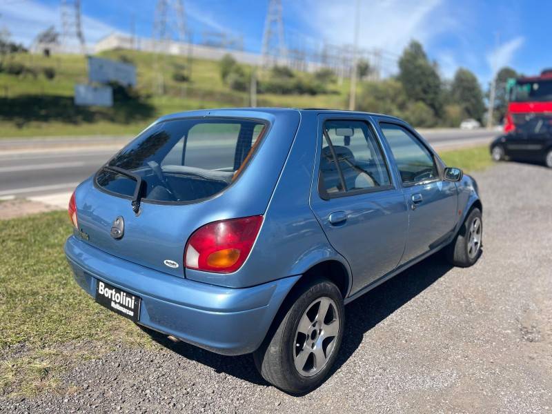 FORD - FIESTA - 2000/2000 - Azul - R$ 17.900,00