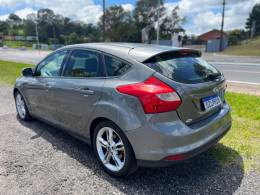 FORD - FOCUS - 2014/2015 - Cinza - R$ 53.900,00