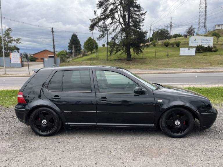 VOLKSWAGEN - GOLF - 2004/2005 - Preta - R$ 31.900,00